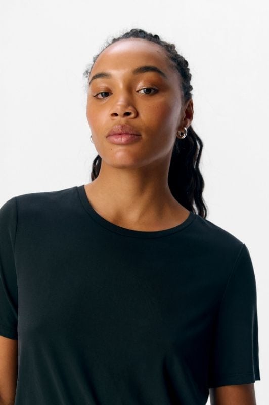 Object Annie t-shirt i sort tencel
