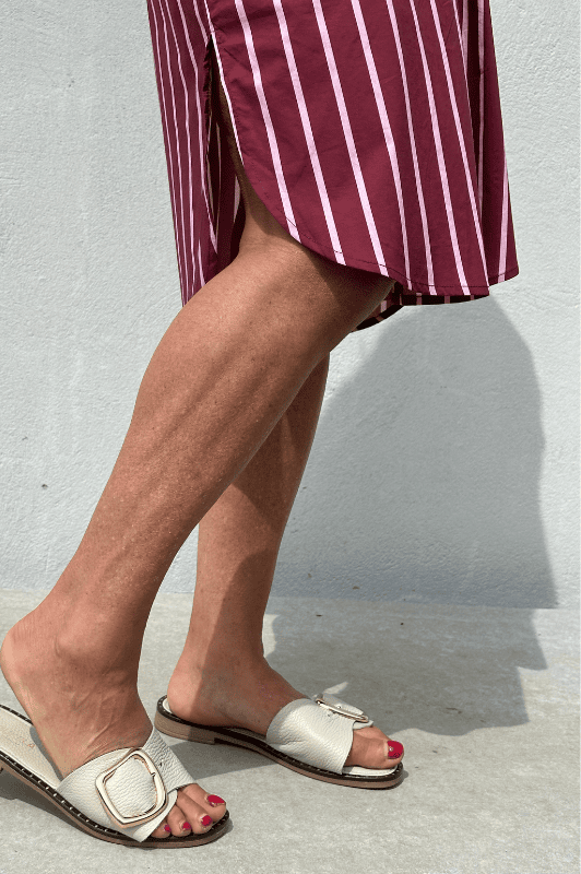 PRE ORDER Gaspar Malmø skjortekjole | Cool stribet bordeaux kjole I Dresslab