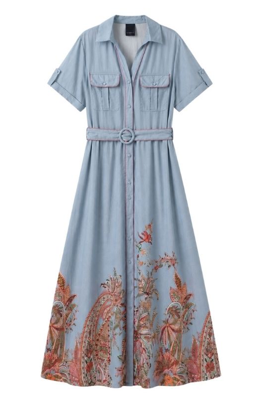 Luxzuz Vibe dress | Lyseblå kjole med flot borderprint I Dresslab
