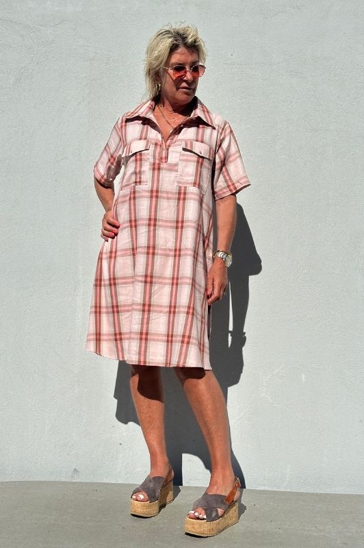 Gaspar Nice check dress | Cool kjole i rosa tern I Dresslab