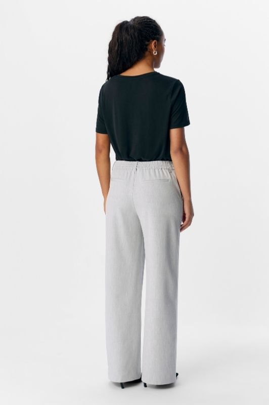 Object Annie t-shirt i sort tencel