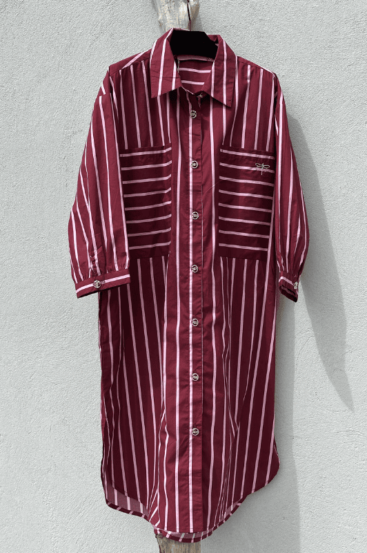 PRE ORDER Gaspar Malmø skjortekjole | Cool stribet bordeaux kjole I Dresslab