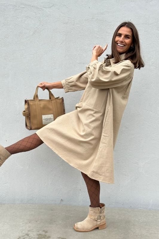 Gaspar Rio dress | Cool kjole med broderi i sand