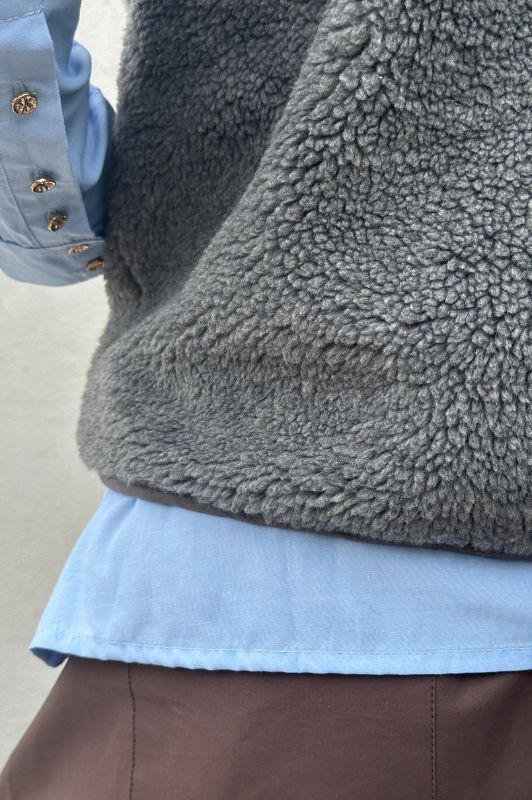 Gaspar Duffy vest I Cool teddy vest i grå