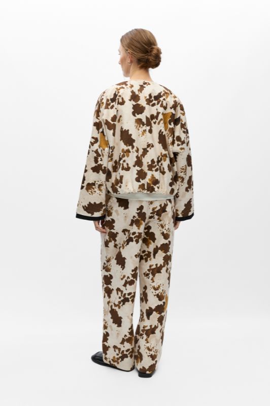 Object Molina bomber jacket I Kort jakke med splash brunt print