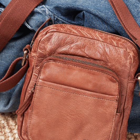Corium Crossbody Taske | Vasket skind cognac