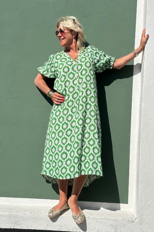 Gaspar Tunø print dress | Grønt ornament print i viskose I Dresslab