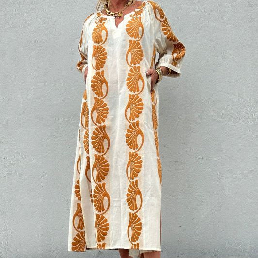 Gaspar Athen jaquard kaftan | Creme med guldmønster I Dresslab