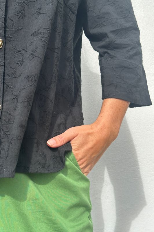 Gaspar Vigo broderie anglaise skjorte i sort I Dresslab