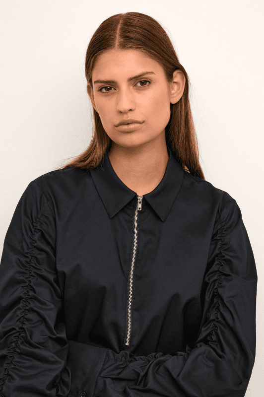Karen By Simonsen Maddie Dress | Sort kjole med skjortekrave og lange ærmer
