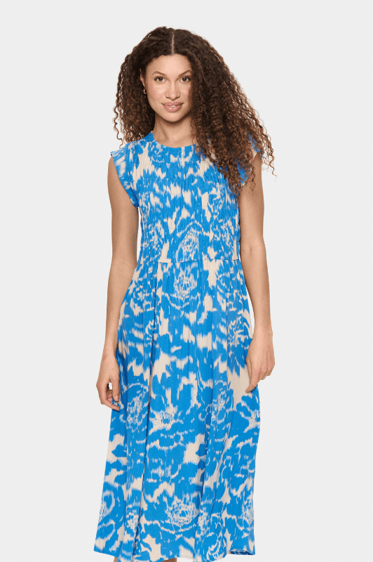 Saint Tropez Gisla Maxi Dress I Sommerkjole med smock i flot blåt print