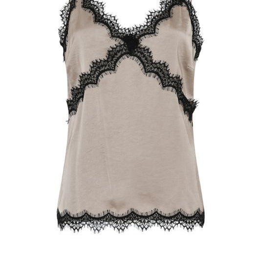 La Rouge Lotte | Satin top med blondekant i sand