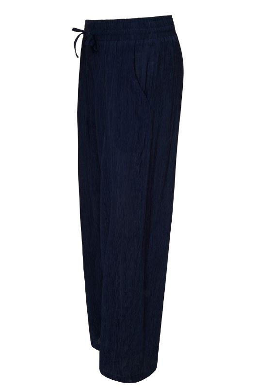 Ofelia Tona buks i creppet navy I Dresslab