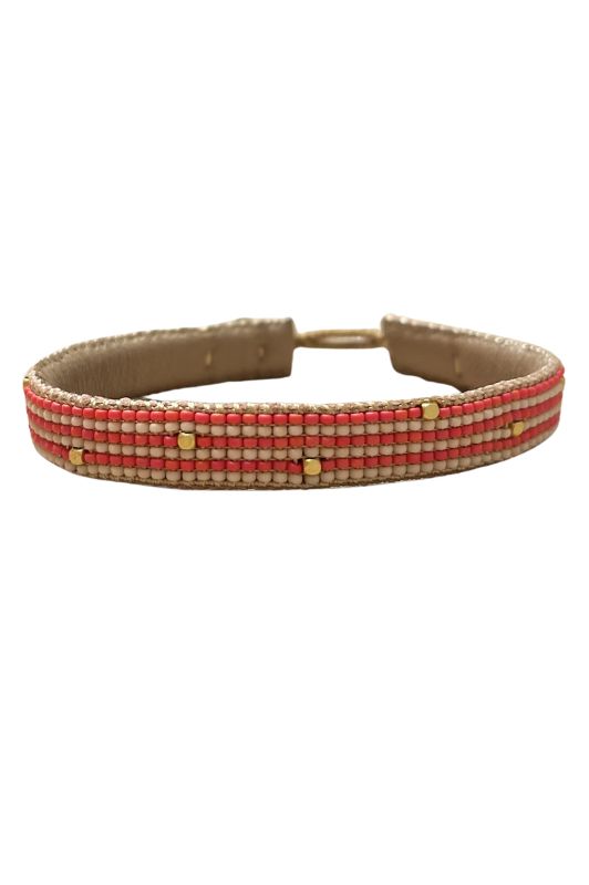 Ibu jewels armbånd I The bar I Stribet perlearmbånd i koral I Dresslab