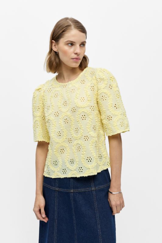 Object Laily broderie anglaise top i gul I Dresslab