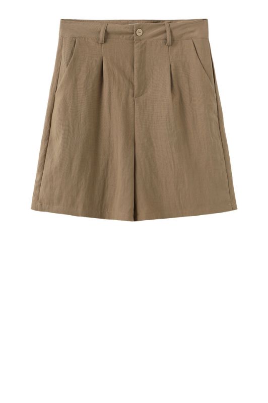 Luxzuz Alexandra shorts | Sandfarvede shorts med læg og lommer