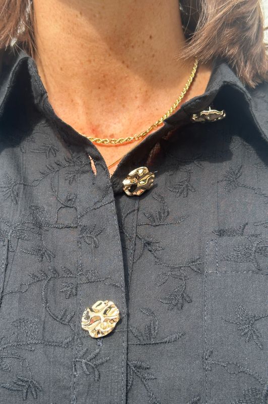 Gaspar Vigo broderie anglaise skjorte i sort I Dresslab