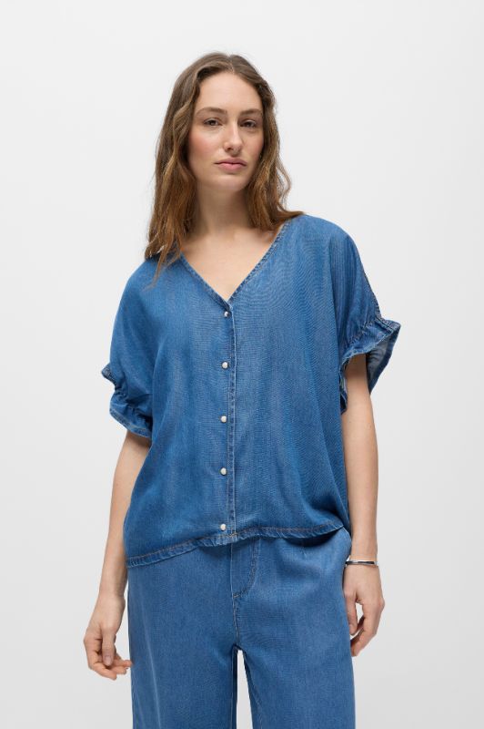 Object Frame V-neck denim bluse med korte ærmer