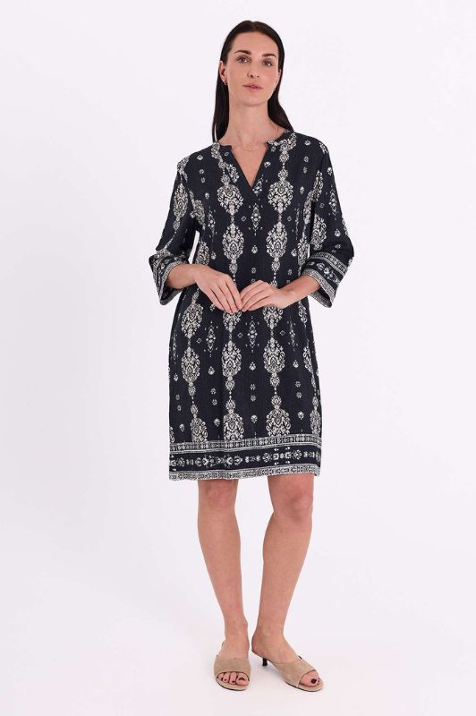 Freequent Tilly dress I Sort ornament print kjole I Dresslab
