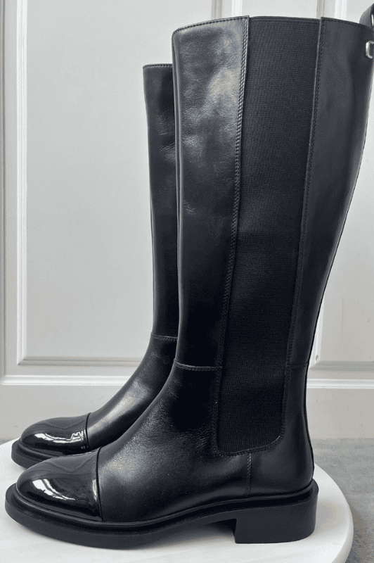 Copenhagen Shoes Love boot | Sort høj skind støvle med elastik og laksnude