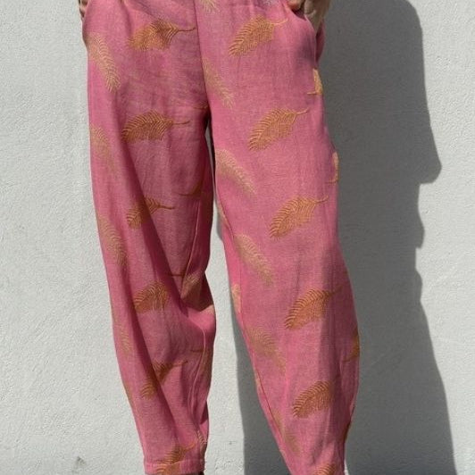 Gaspar Colorado pant | Jacquard buks i pink med fjerlook I Dresslab