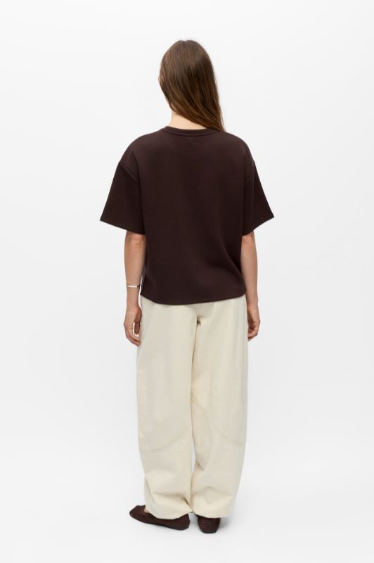 Object Andrea brun boxy t-shirt I Dresslab