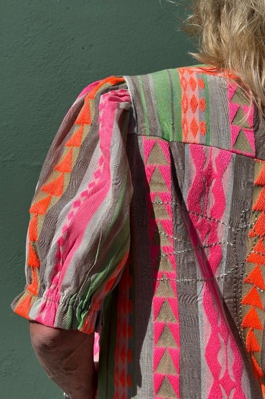 Gaspar Tunø SS jaquard multicolour bluse I Dresslab