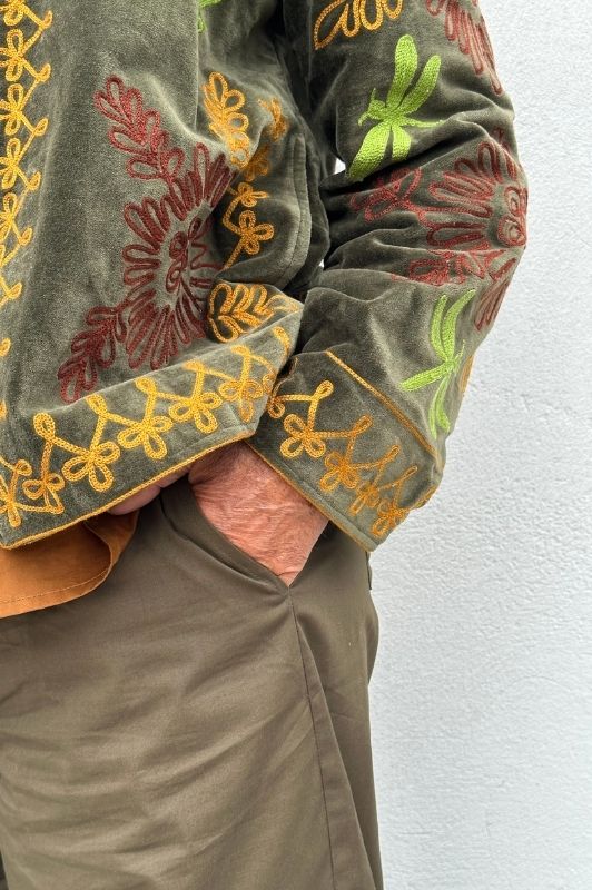 PRE ORDER Utah short velvet jacket I  Velourjakke med broderi i olivengrøn
