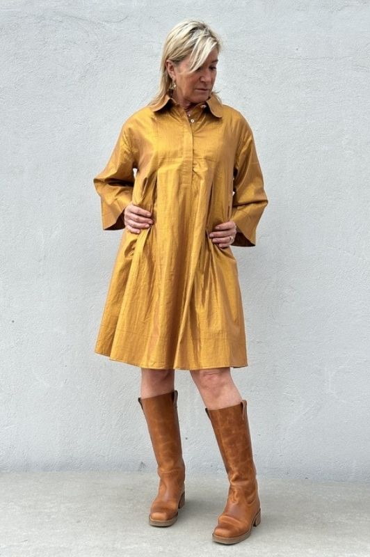 Gaspar Bombay dress | Festkjole i cognac guldlook I Dresslab