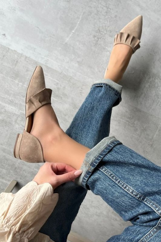 Copenhagen Shoes New Romance | Ballerina i beige med flæse