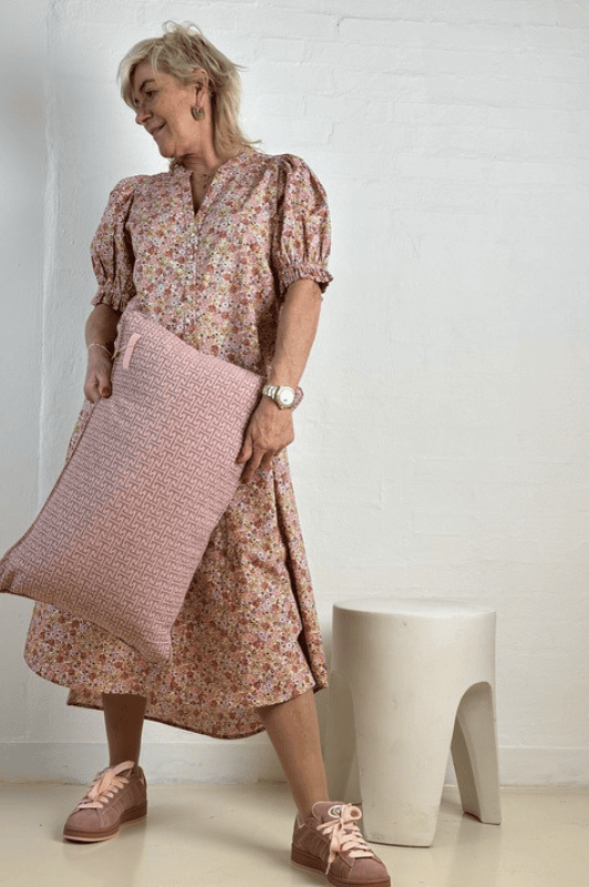 Gaspar Tunø dress | Sødt rosa blomsterprint I Dresslab