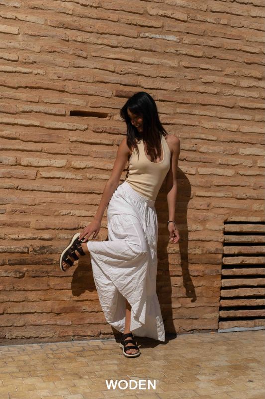 Woden Caroline | fleksibel sandal i mørkebrun I Dresslab
