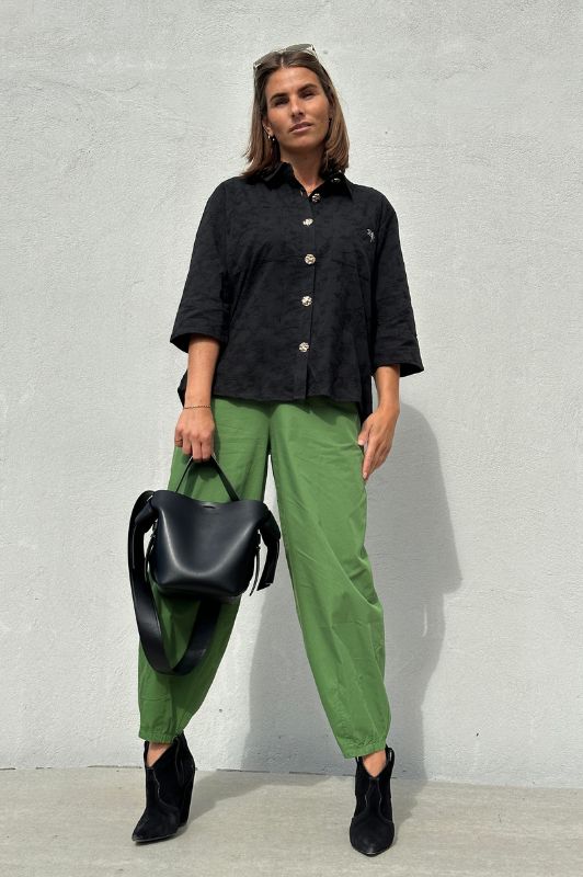 Gaspar Vigo broderie anglaise skjorte i sort I Dresslab