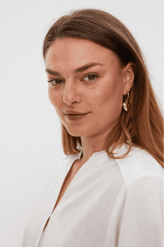 Freequent Lava shirt | Feminin hørbluse i hvid I Dresslab