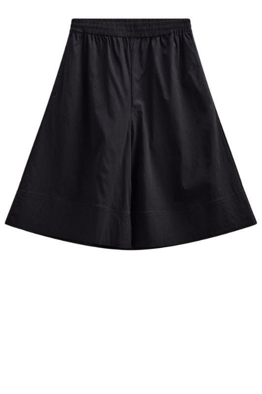 Freequent Jules Bermuda | Knælange shorts med lommer i sort
