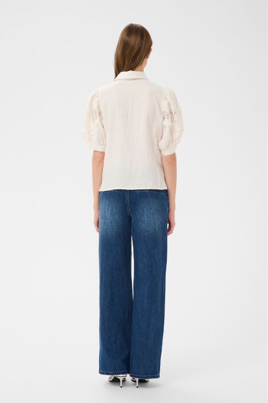 Karen by Simonsen Urith Frosty bluse | Top med blondebort I Dresslab