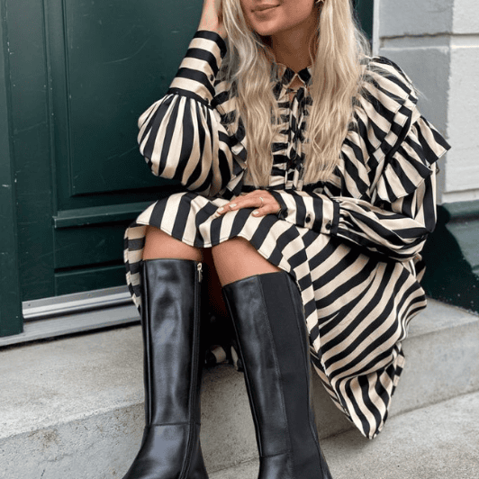 Copenhagen Shoes Love boot | Sort høj skind støvle med elastik og laksnude
