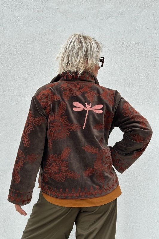 PRE ORDER Utah short velvet jacket I  Velourjakke med broderi i mørkebrun