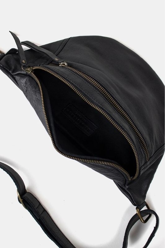 Re:Designed Faust Urban bæltetaske i sort skind