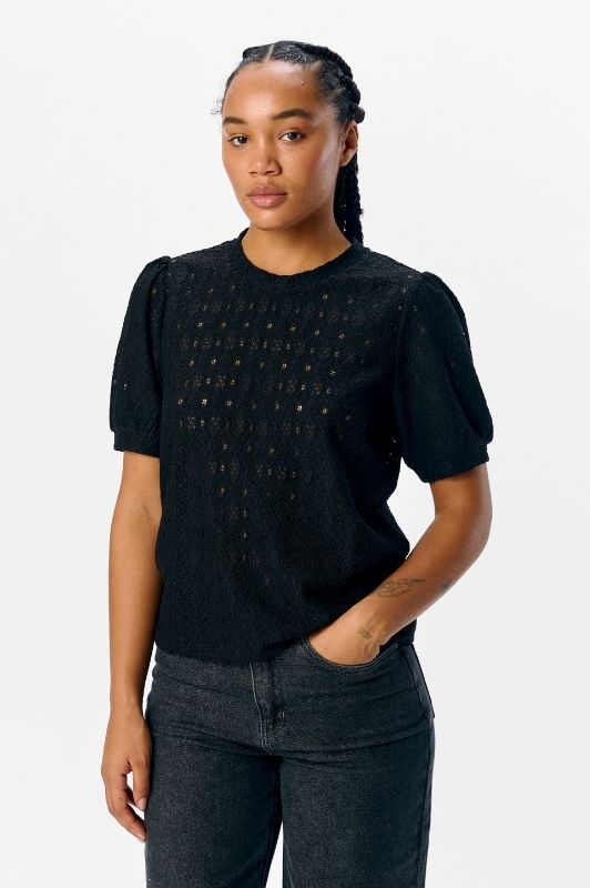 Object Laila sort s/s top i blonde look I Dresslab