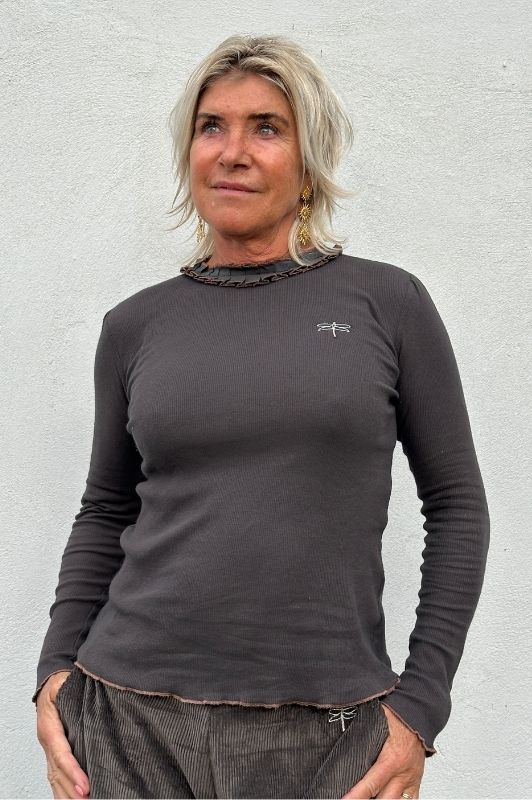 Gaspar Fresno ribbluse i mørkebrun