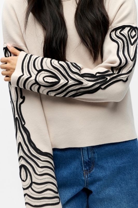 Object Reynard deco strik i Offwhite med sort broderi