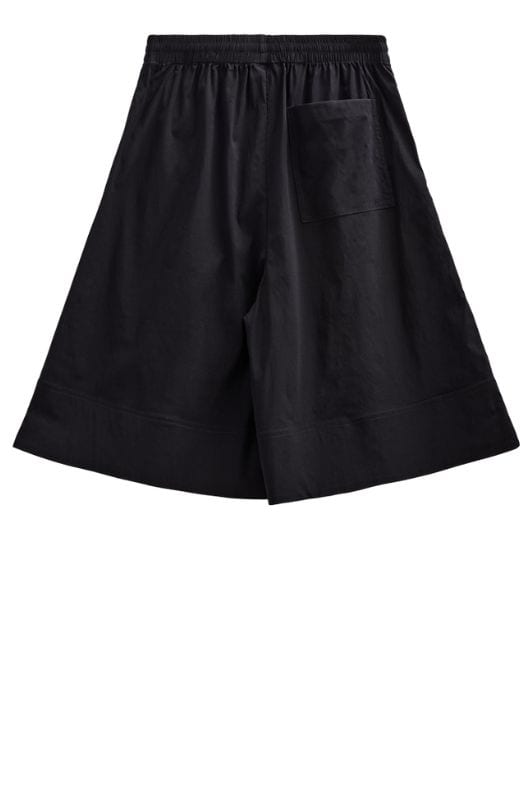Freequent Jules Bermuda | Knælange shorts med lommer i sort