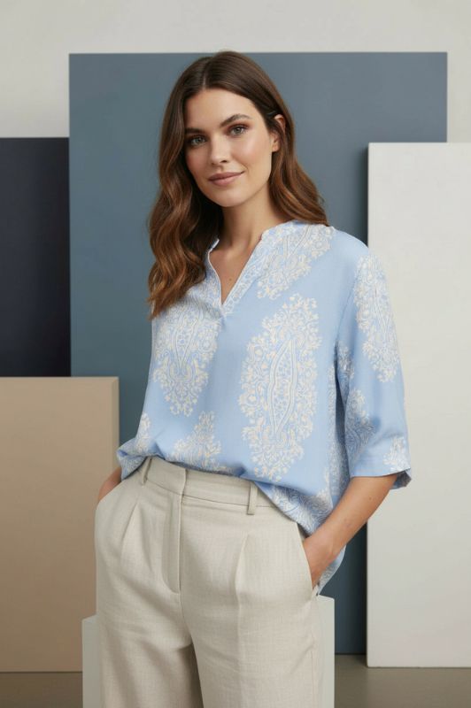 Ofelia Oda top I Paisley top i lyseblå og hvid