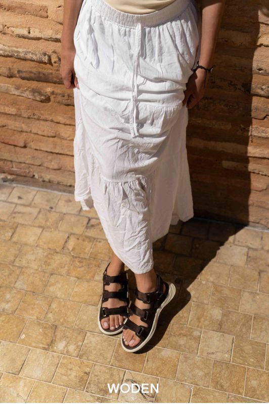 Woden Caroline | fleksibel sandal i mørkebrun I Dresslab