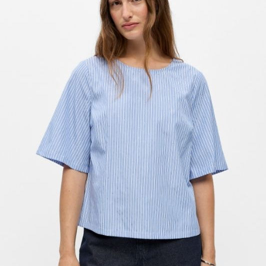 Object Aster feminin top i strib med sølv studs I Dresslab