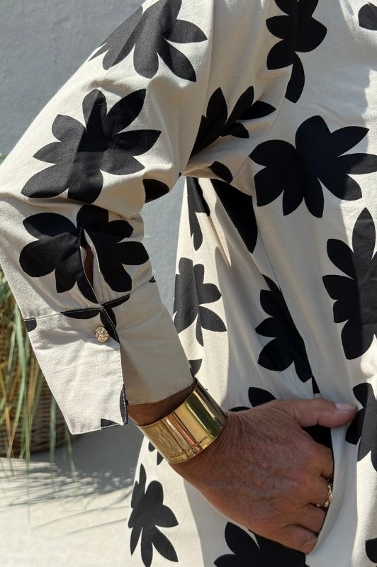 PRE ORDER Gaspar Loule big flower printet kjole i sort