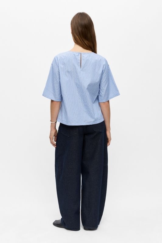Object Aster feminin top i strib med sølv studs I Dresslab