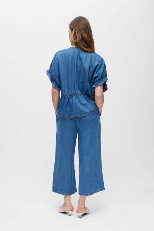 Object Frame V-neck denim bluse med korte ærmer