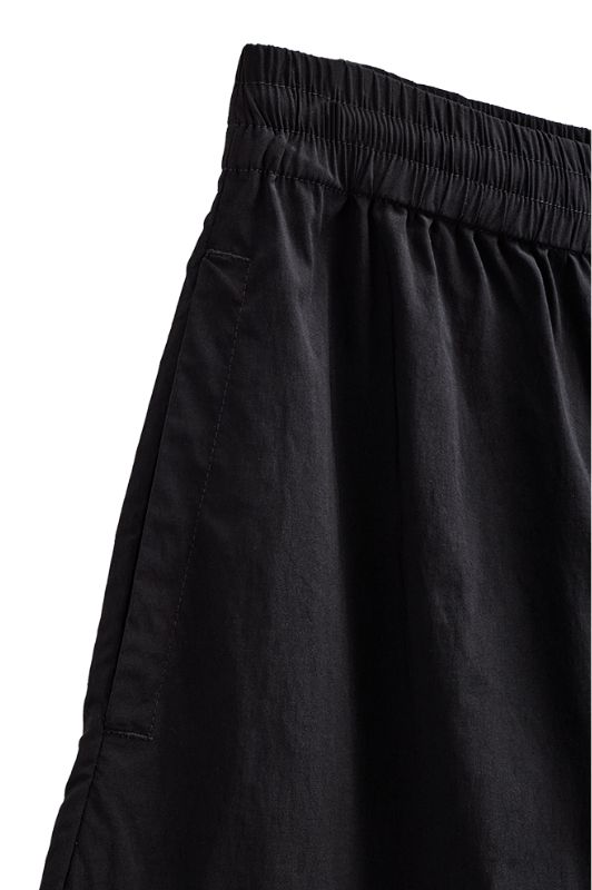 Freequent Jules Bermuda | Knælange shorts med lommer i sort